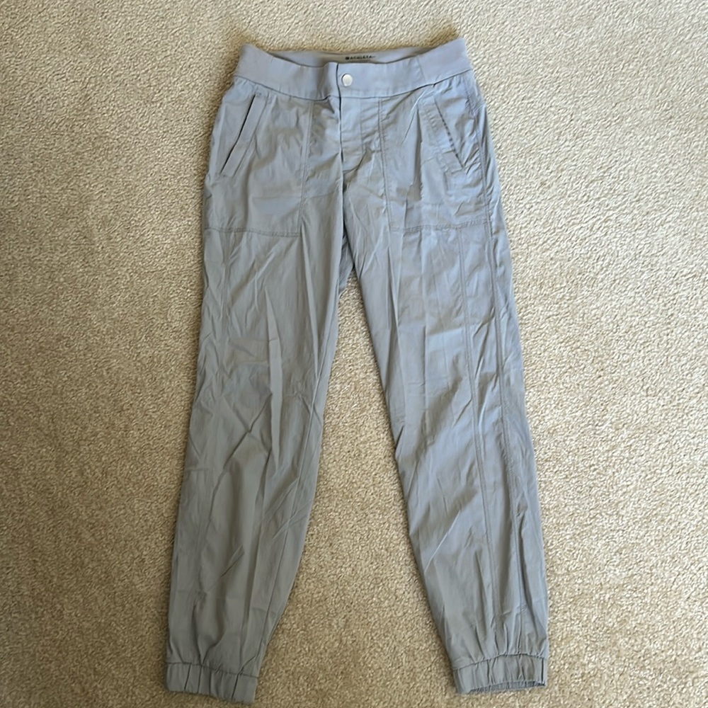 NWOT Athleta Gray Stretchy Pants Size 4
